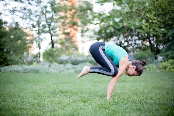 8 Yoga Poses to Improve Focus & Productivity